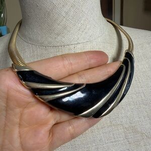 Vintage 80s Black Enamel & Gold Tone Omega Chain Bib Necklace